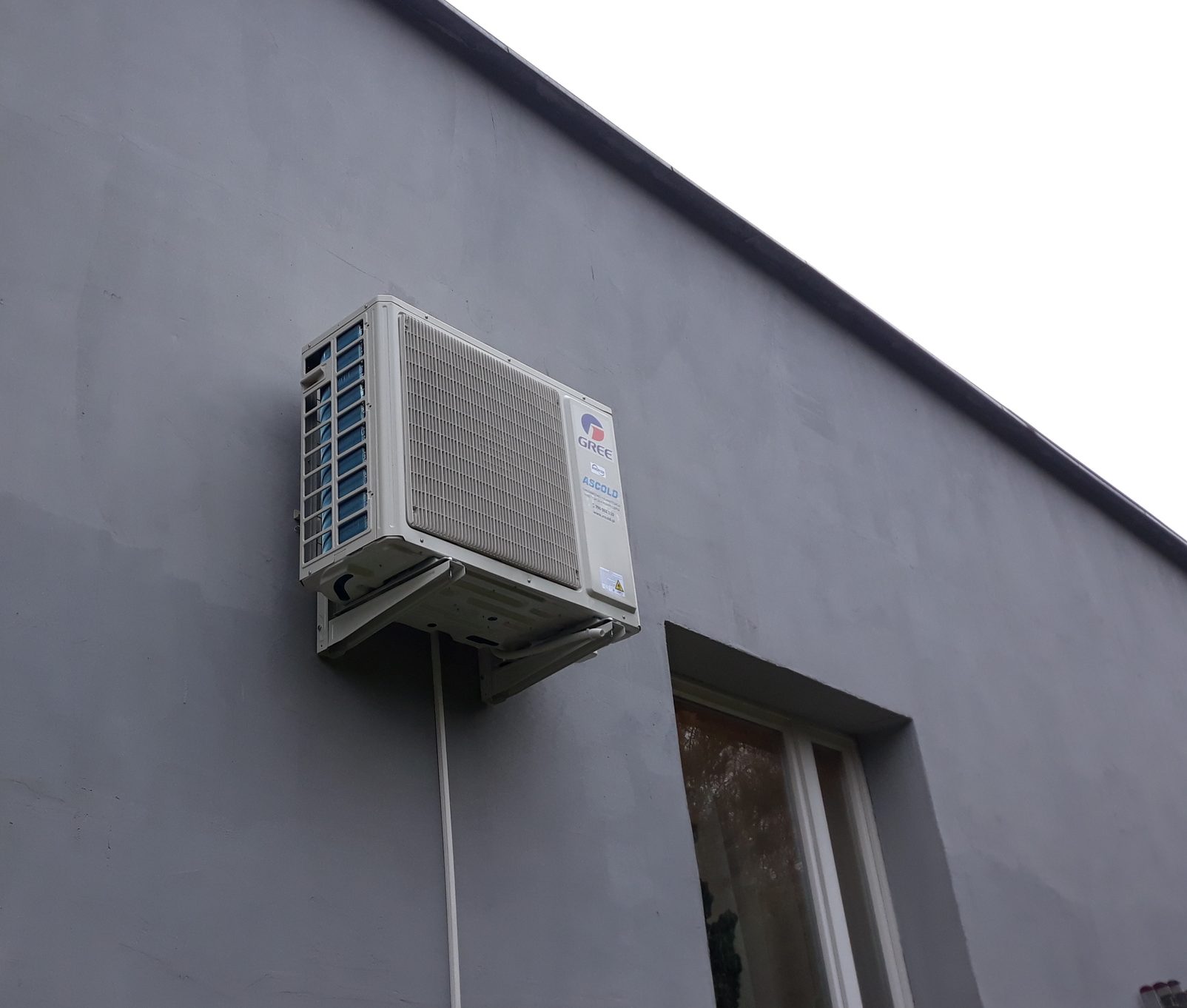 Montaż klimatyzacji z funkcją ogrzewania w niskich temperaturach zewnętrznych Tuszyn